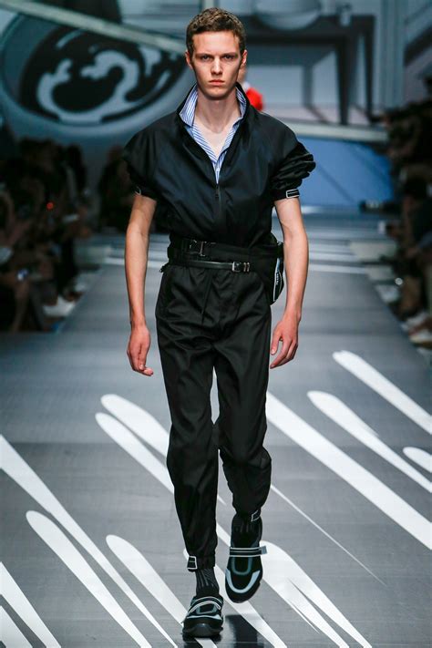 prada mens spring 2018|Prada Spring 2018 Menswear Collection .